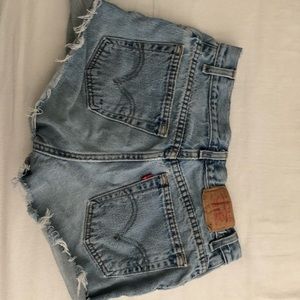 High wasted Levi shorts